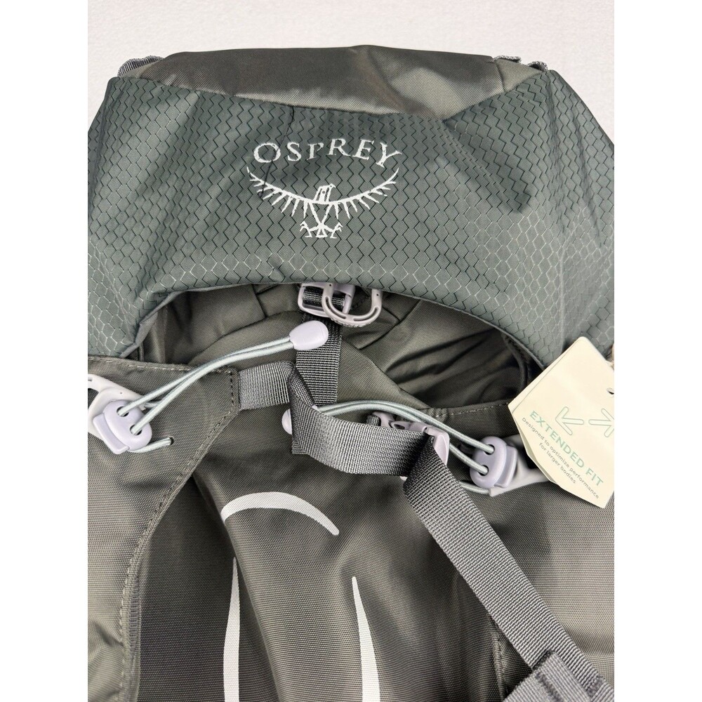 NWT Osprey Ariel 65 L Women’s Hiking Backpack Camping Pack Green Gray 3967 Cu.in - Picture 2 of 16
